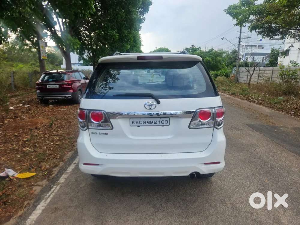 Toyota Fortuner 2012 Diesel, Manual Transmission