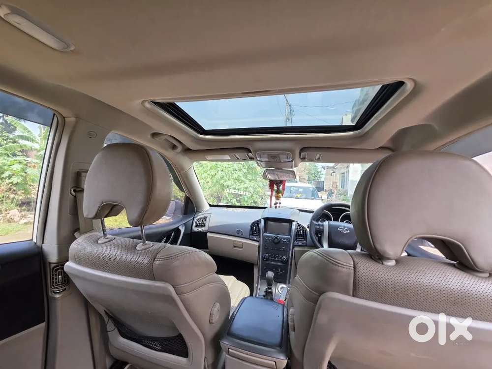 Mahindra Xuv 500 W10 (2016)