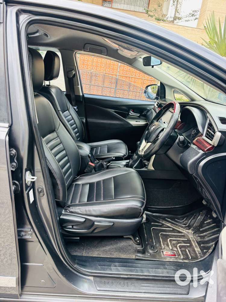 Toyota Innova Crysta 2.4 V 8 Str, 2016, Diesel