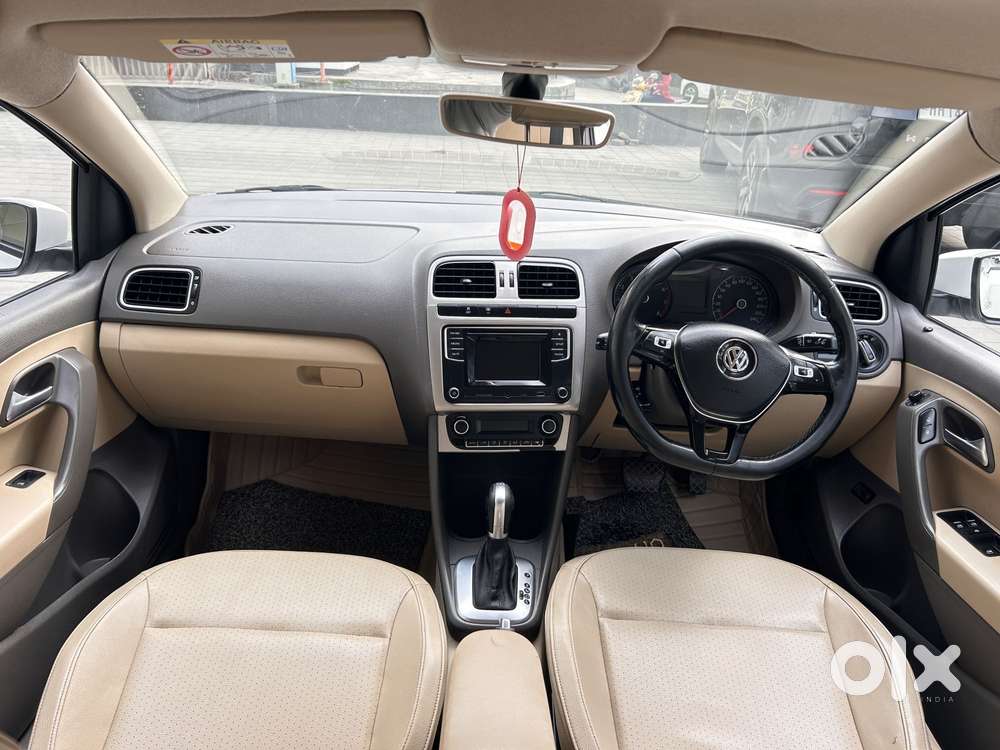 Volkswagen Vento 1.2 Highline Plus At 16 Alloy, 2017, Petrol