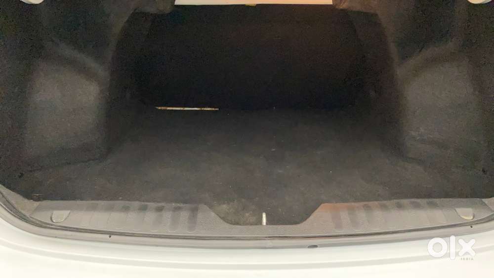 Maruti Suzuki Ciaz 1.5 Alpha Shvs Petrol, 2021, Petrol