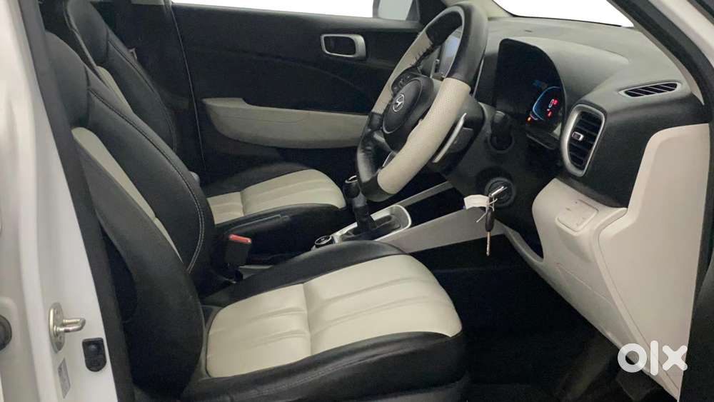 Hyundai Venue 1.0 S (o) Turbo Dct, 2023, Petrol