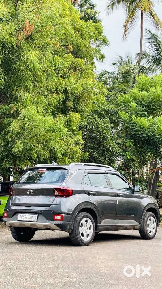 Hyundai Venue 1.2 S Plus, 2022, Petrol