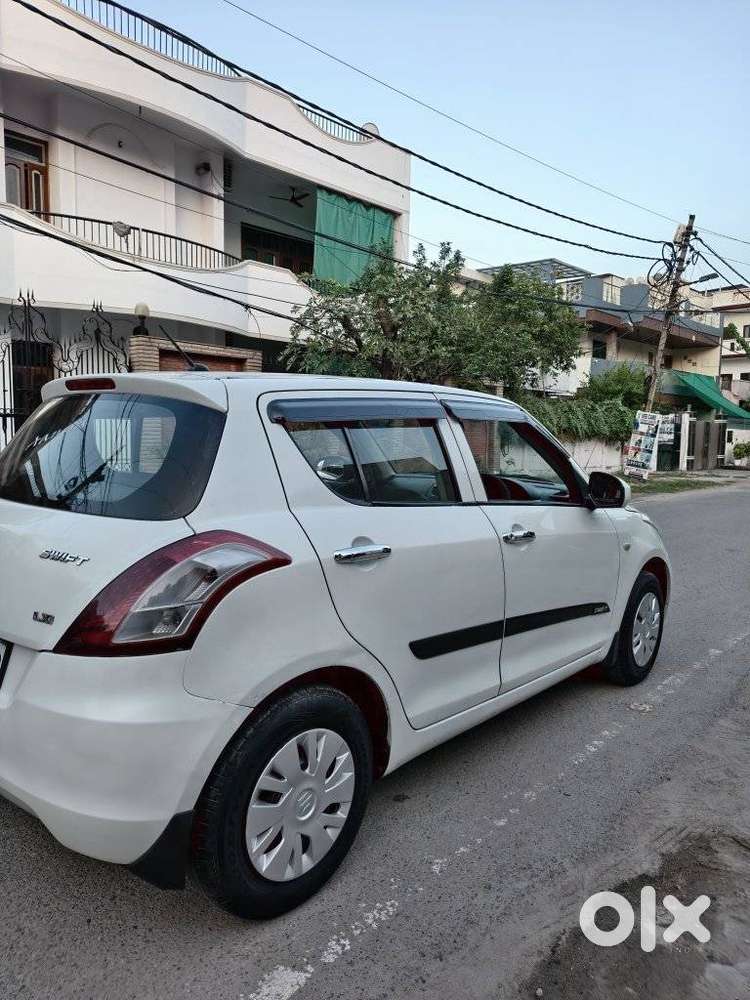 Maruti Suzuki Swift Lxi Optional-o, 2012, Cng & Hybrids