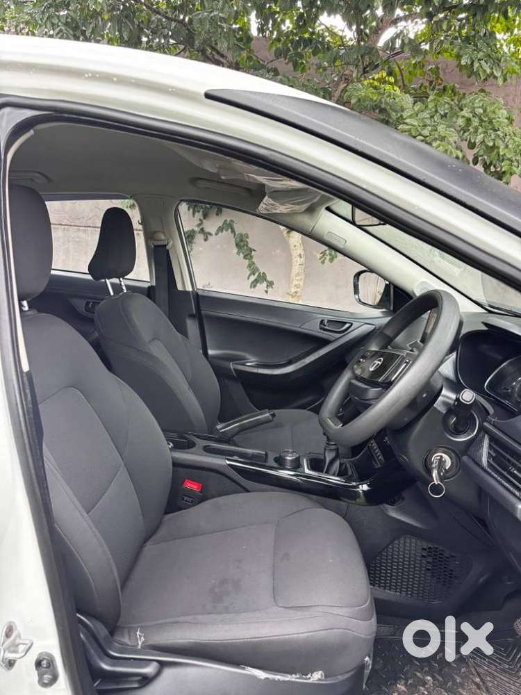 Tata Nexon Smart Plus S 1.2 Revotron Petrol 5 Mt, 2025, Petrol