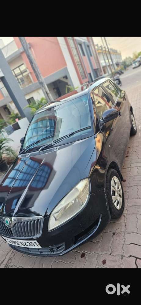 Skoda Fabia Petrol Manual 2011
