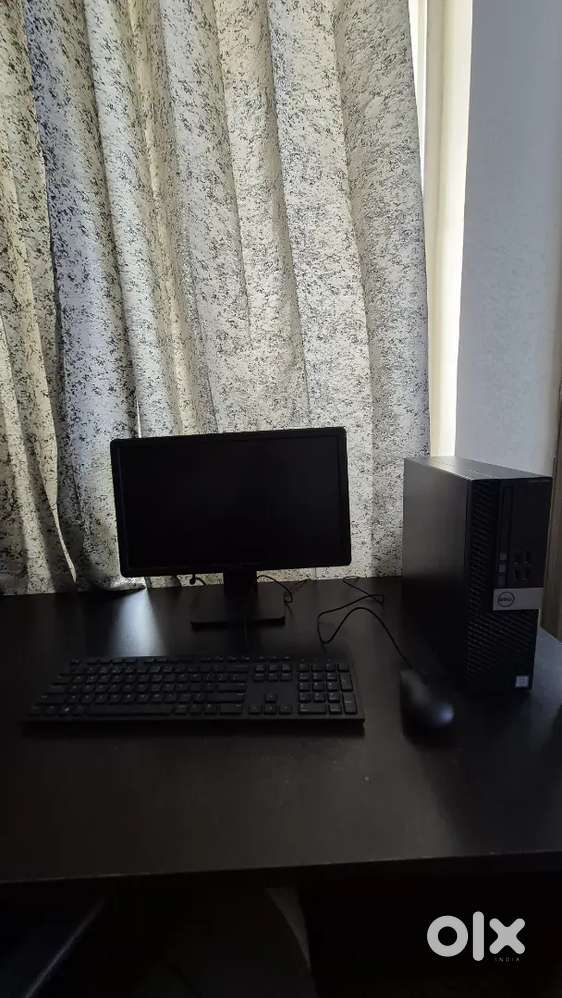 Complete desktop with monitor, cpu and keyboard mouse