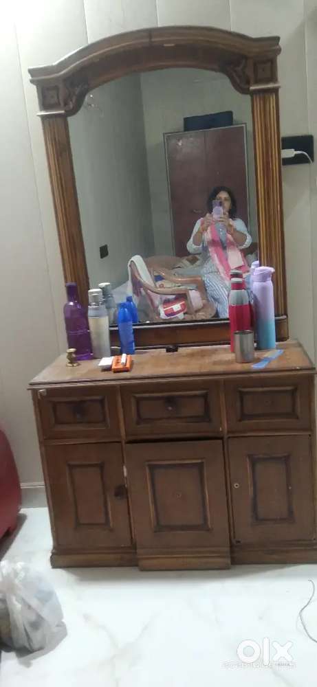 Good quality dressing table