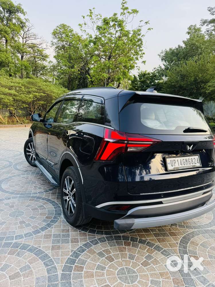 Mahindra Xuv700 2.0 Ax 7 Petrol Mt Str, 2025, Petrol