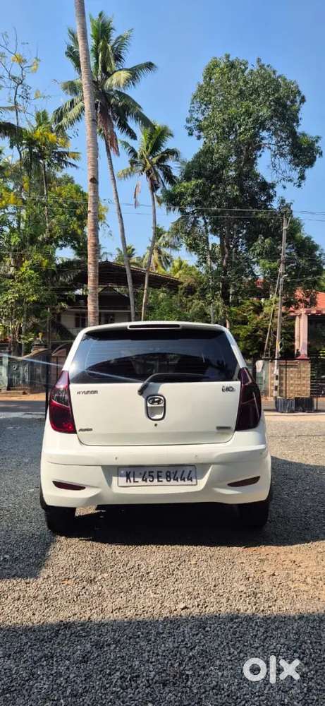 2010 I10 Asta Automatic With Sunroof