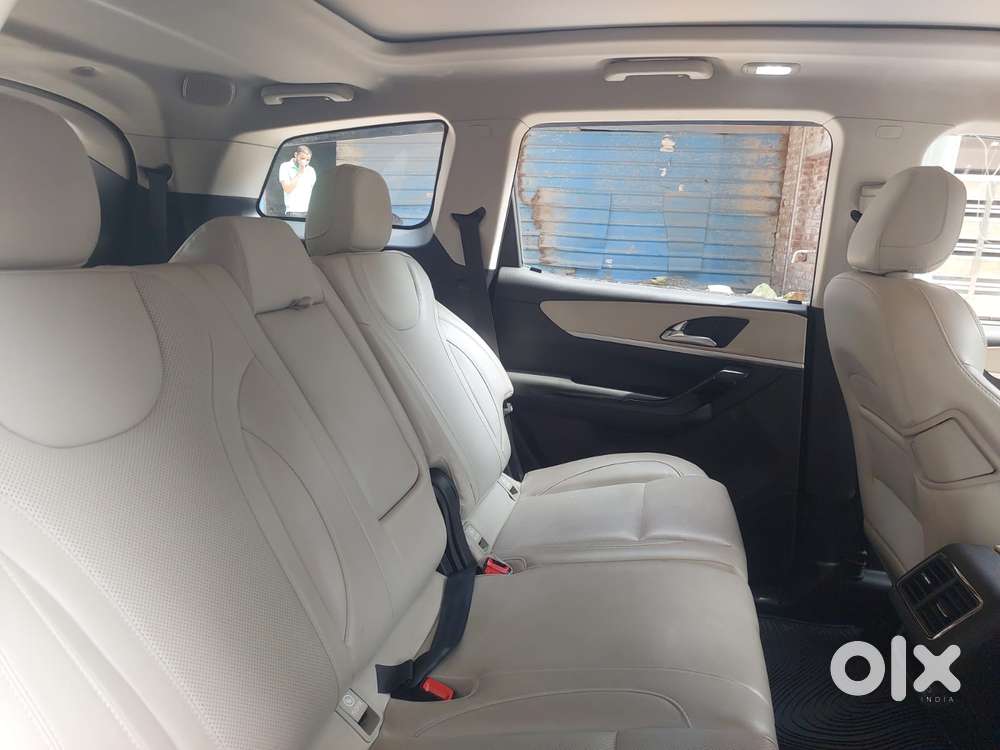 Mahindra Xuv700 2.0 Ax 7 Petrol At Luxury Pack Str, 2024, Petrol