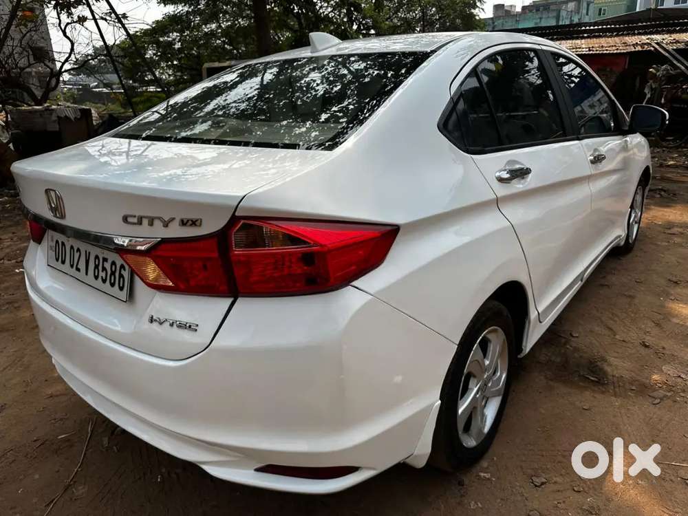 Personal Used Honda City-sunroof Model
