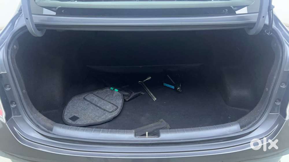 Hyundai Aura [2023-ongoing] 1.2 Sx Plus Petrol Amt, 2022, Petrol