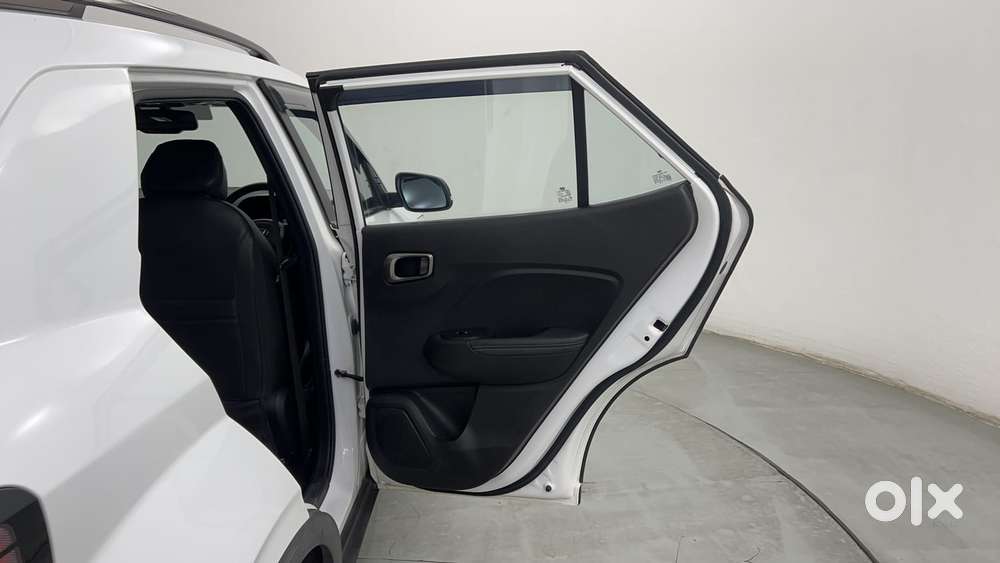 Hyundai Venue Sx Knight Edition  Mt, 2024, Petrol