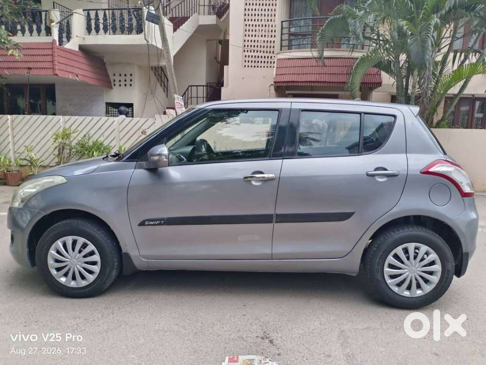 Maruti Suzuki Swift Vxi Ags, 2013, Petrol