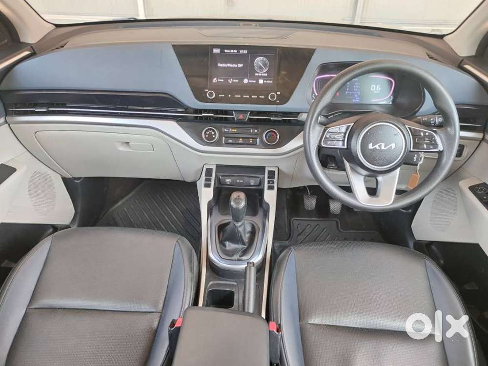 Kia Carens, 2024, Petrol