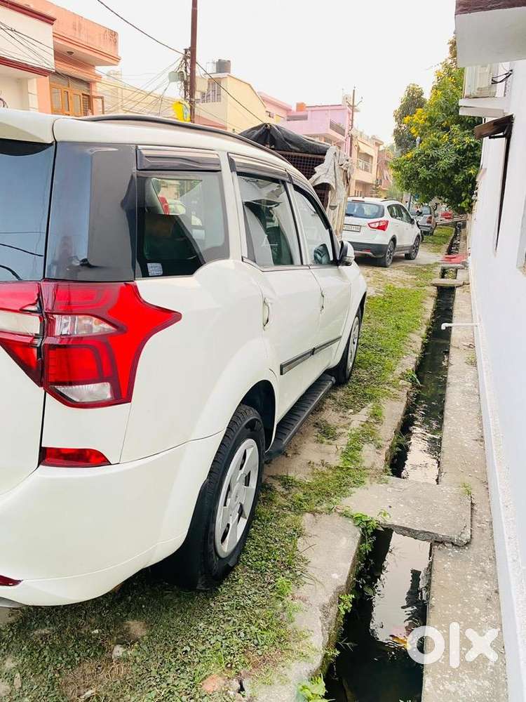 Mahindra Xuv500 2018 Diesel 94000 Km Driven