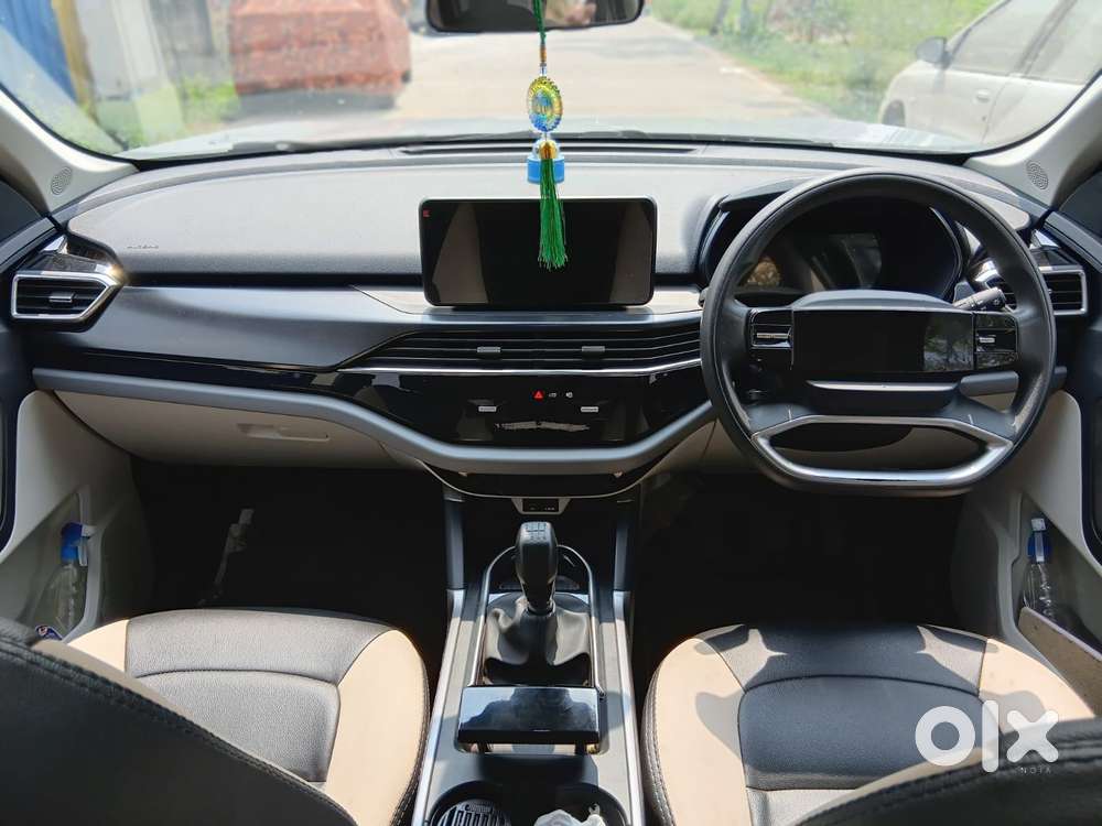 Tata Safari Pure (o), 2024, Diesel