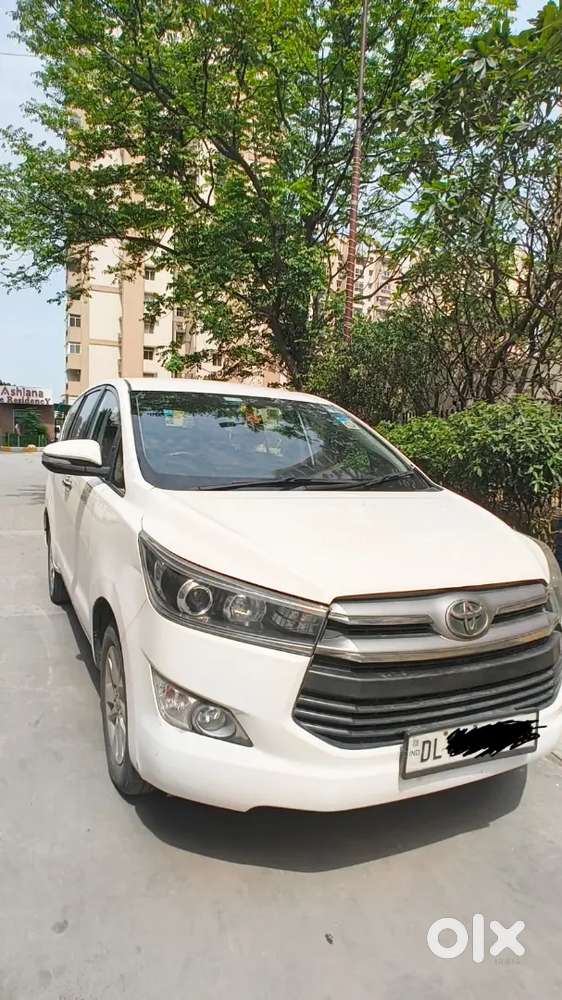 Toyota Innova Crysta 2016 Petrol Well Maintained