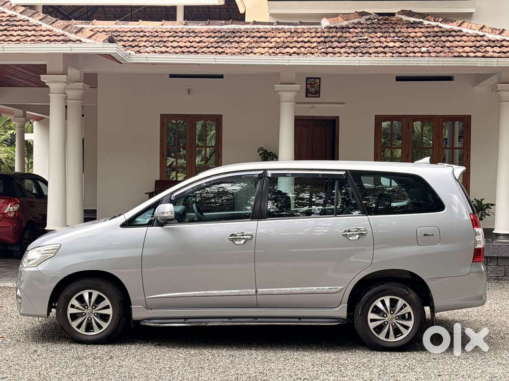 Toyota Innova 2.5 Vx 7 Seater Bs Iv, 2015, Diesel