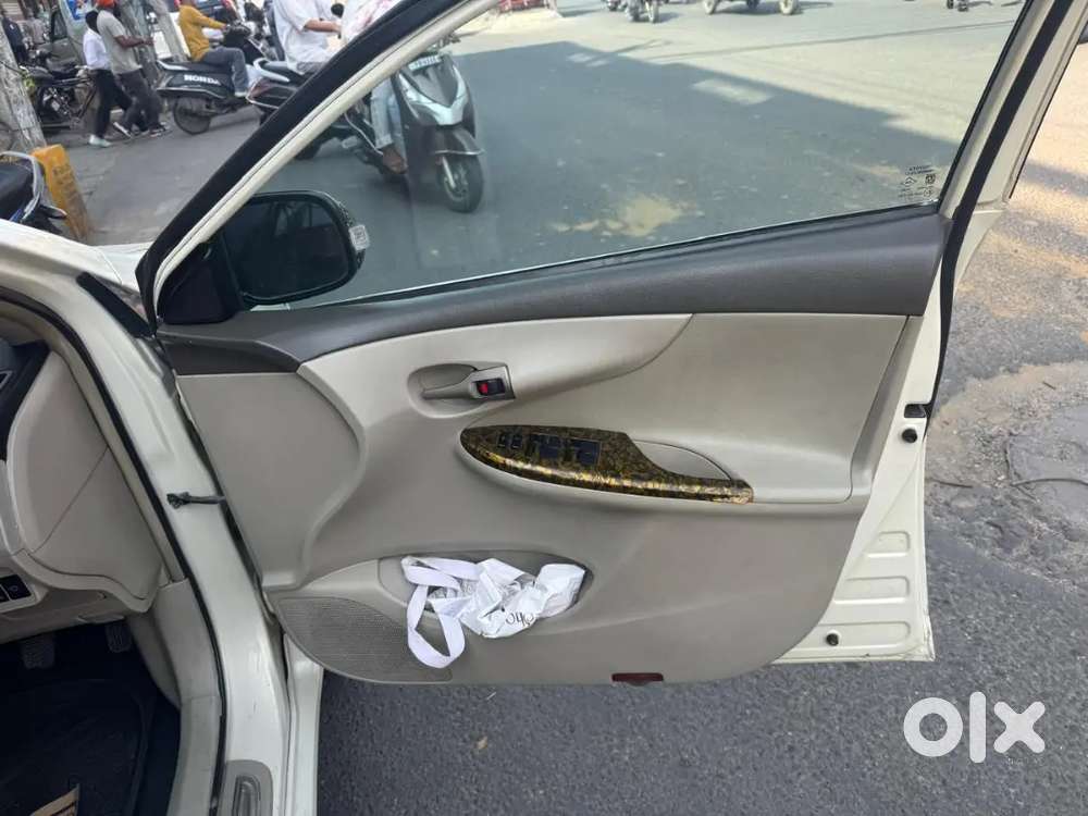 Toyota Corolla Altis 2010