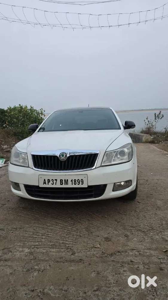 Skoda Laura Ambiente 2012 Diesel Manual Second Owner