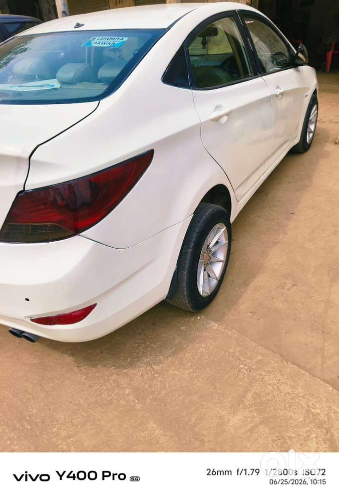 Hyundai Fluidic Verna 2012