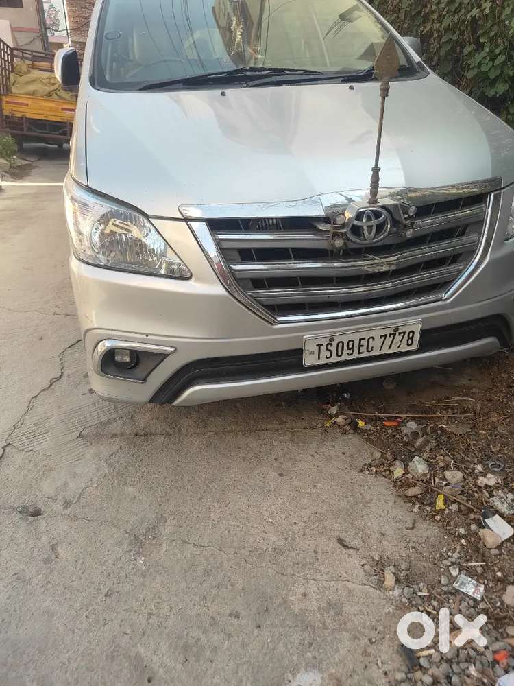 Toyota Innova 2014 Diesel 260000 Km Driven
