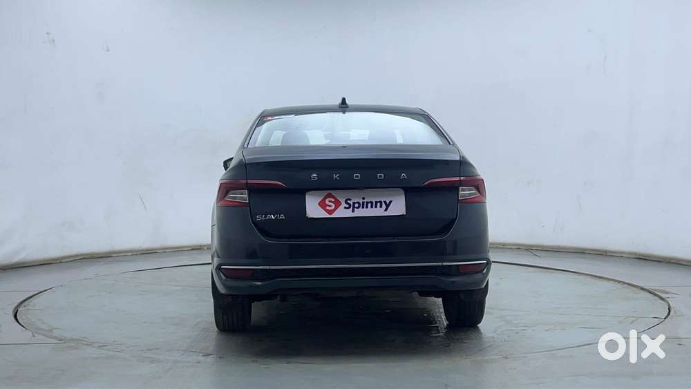Skoda Slavia Style 1.0l Tsi At, 2022, Petrol
