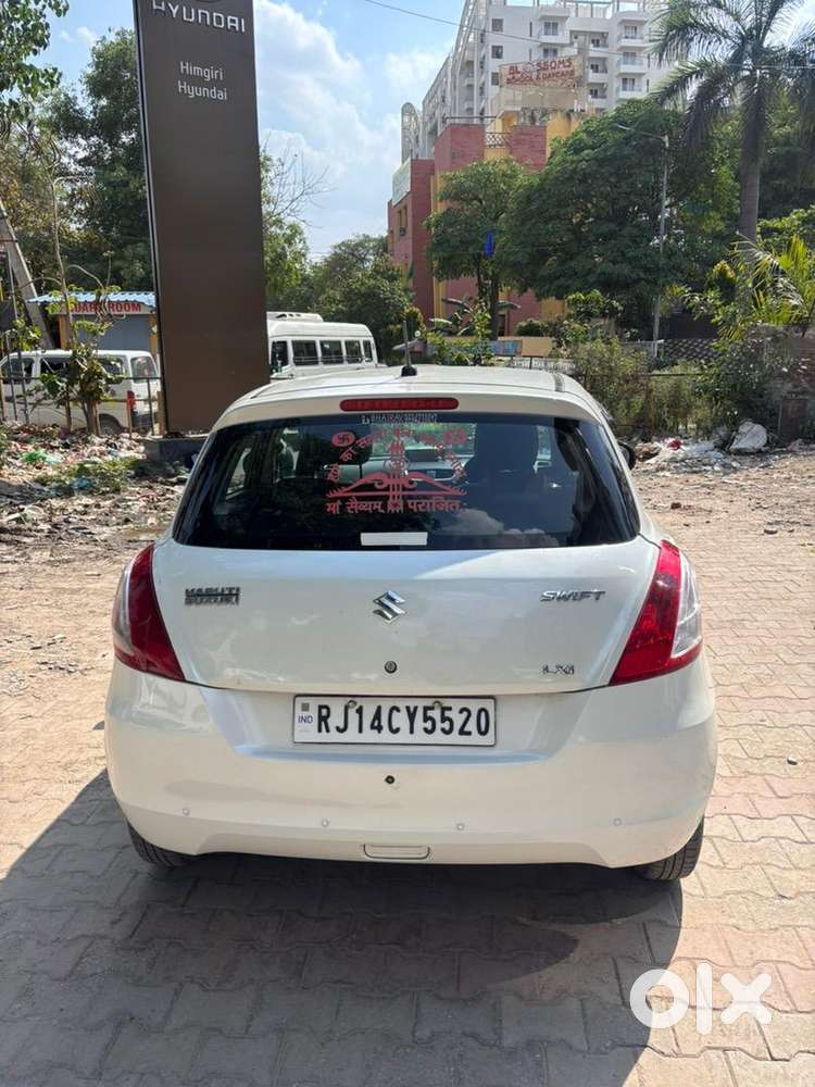 Maruti Suzuki Swift 2015 Petrol 90000 Km Driven