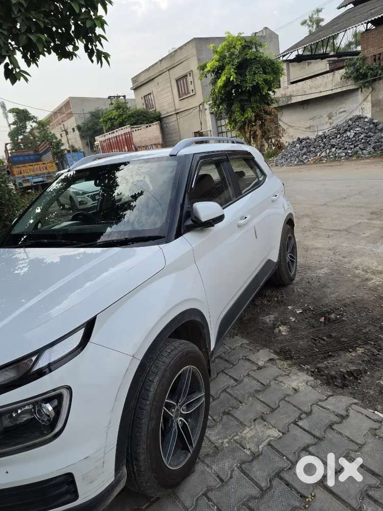 Hyundai New Venue Petrol Manual 2022 Year With Company Record