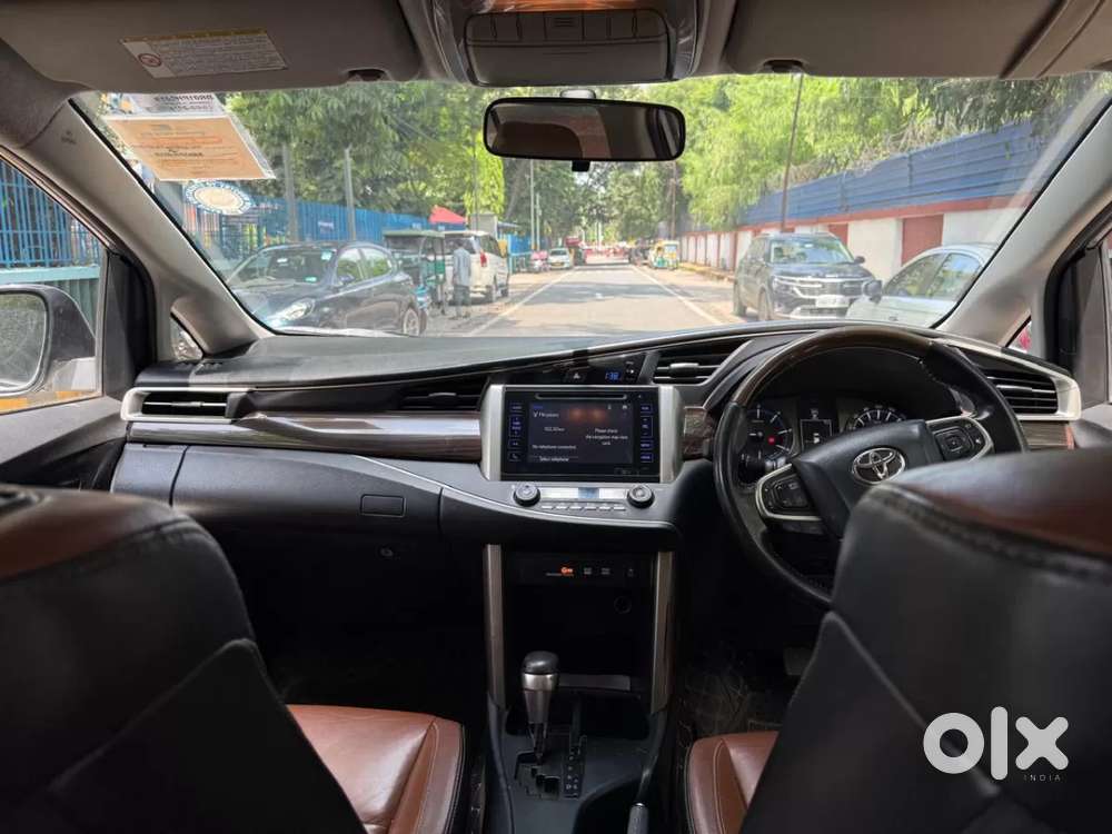 Toyota Innova Crysta 2.8 Zx At 7 Seater, 2016, Diesel