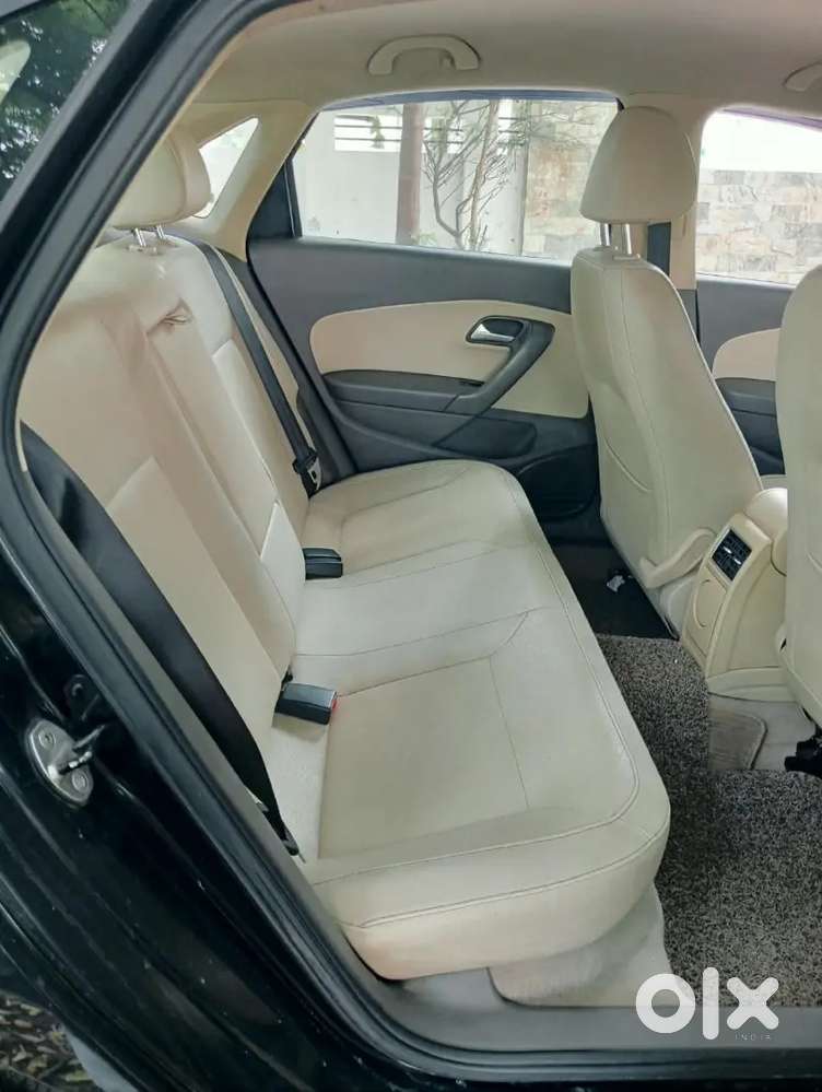 Volkswagen Vento High Line Rj 27 Vip No 2828 Diesel 2014 Manual