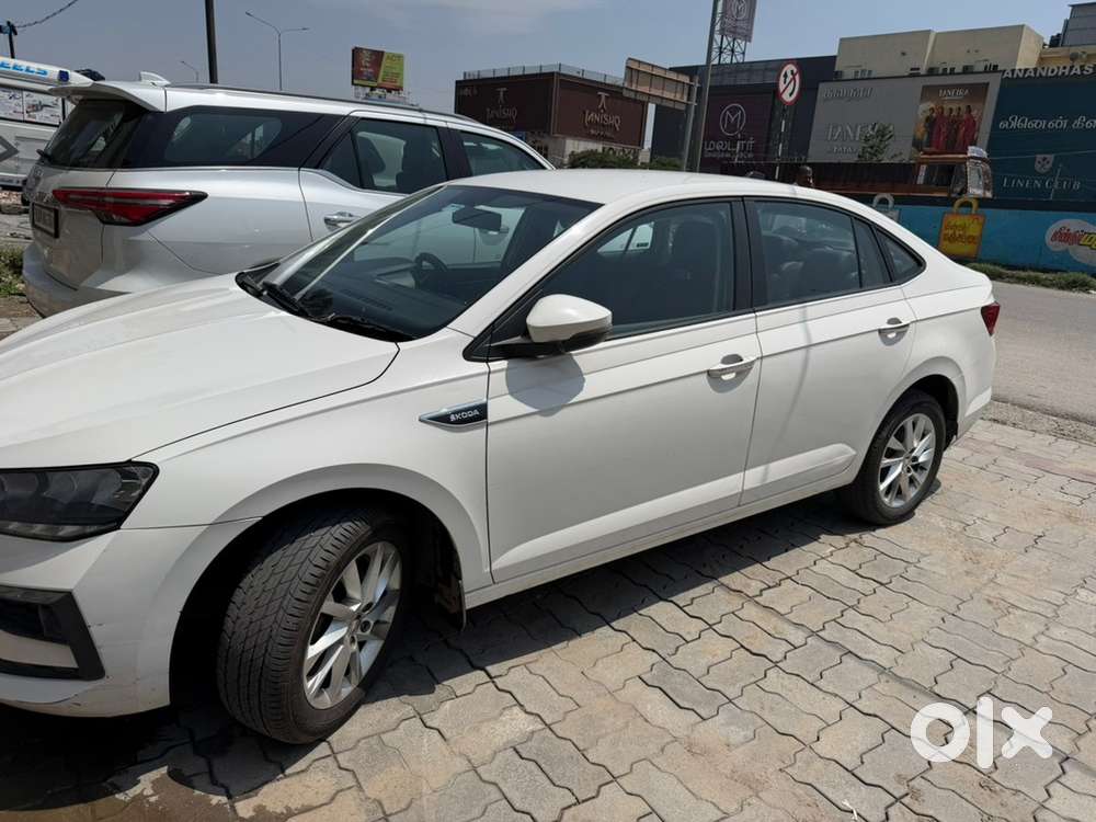 Skoda Slavia Petrol 2023