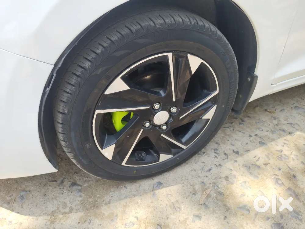 2 Key 
Diamond Wheels New Tyre
Rear Camera+parking Sensor Idv 595000