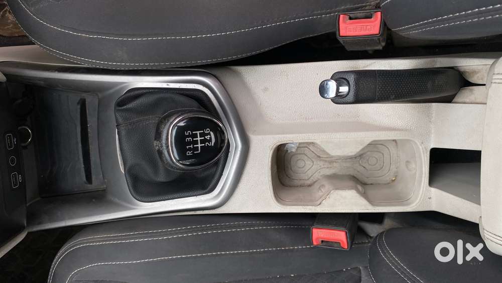 Mahindra Xuv300 W8 Diesel, 2023, Diesel