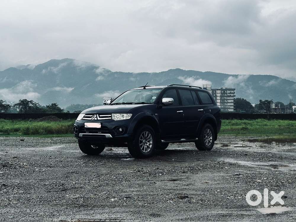 Mitsubishi Pajero Sport 2015 At, Excellent Condition Well Maintained