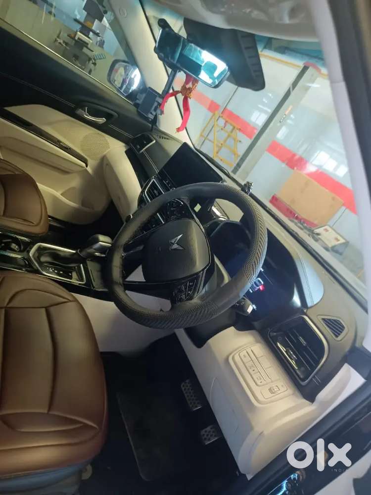 Mahindra Xuv 3xo 2025 Petrol 15000 Km Driven