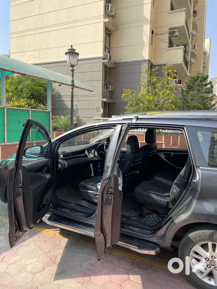 Toyota Innova Crysta 2017
