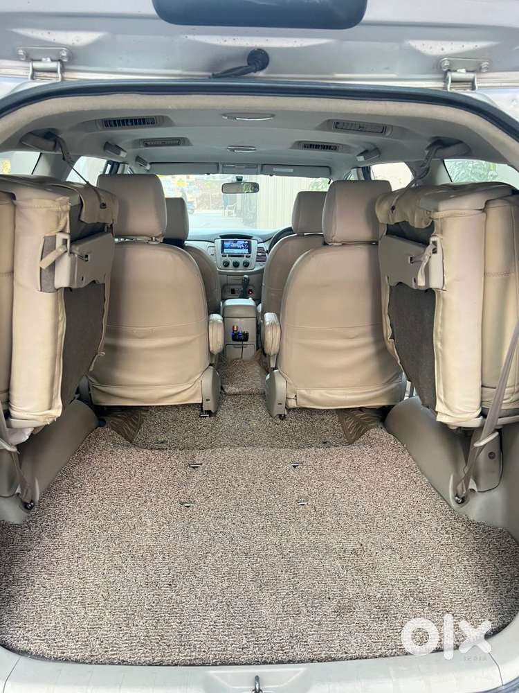 Toyota Innova 2.5 G Diesel  1.05 Lakh Km  Full Toyota Service Record