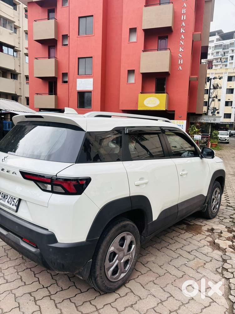 Maruti Suzuki Brezza 1.5 Lxi Smart Hybrid, 2024, Petrol