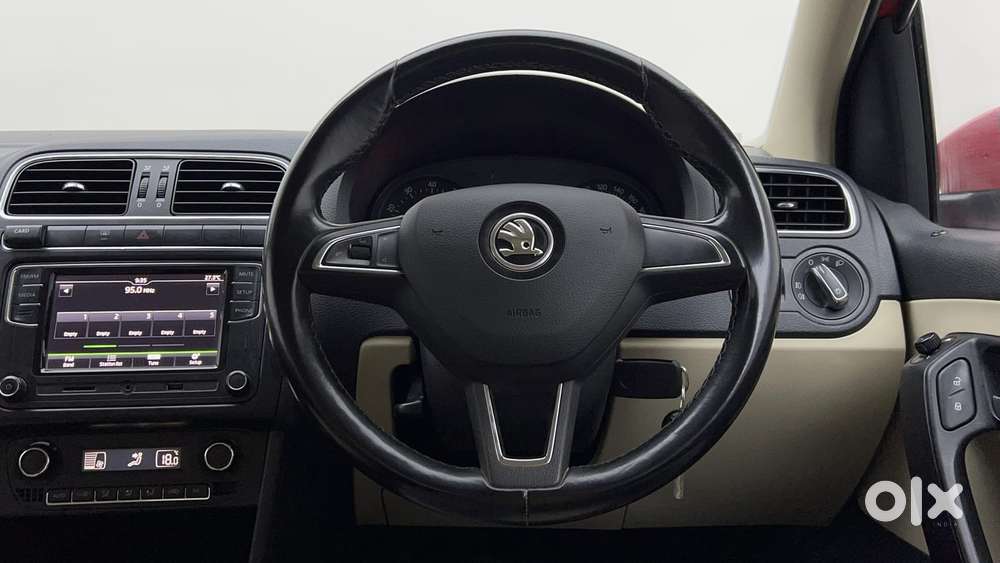 Skoda Rapid 1.6 Mpi At Style, 2017, Petrol