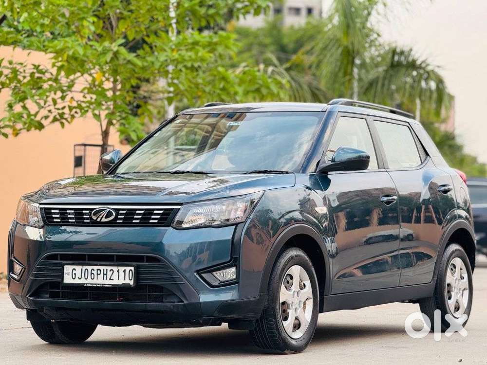 Mahindra Xuv300 1.2 W8 Amt Petrol, 2022, Petrol