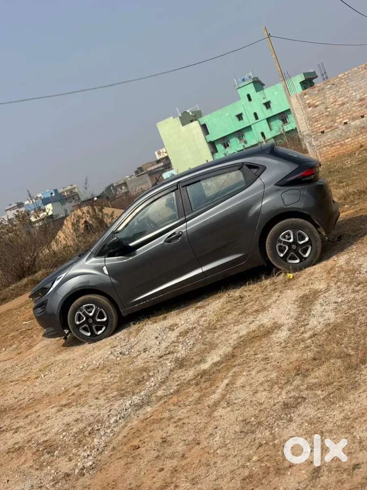 Tata Altroz Xm Plus Petrol, 2022, Petrol