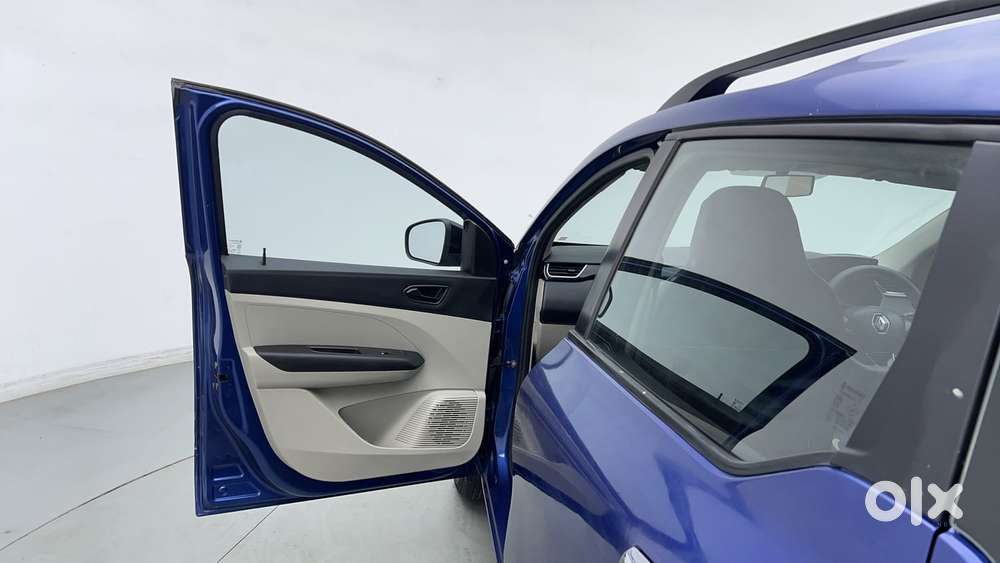 Renault Triber Rxt, 2022, Petrol