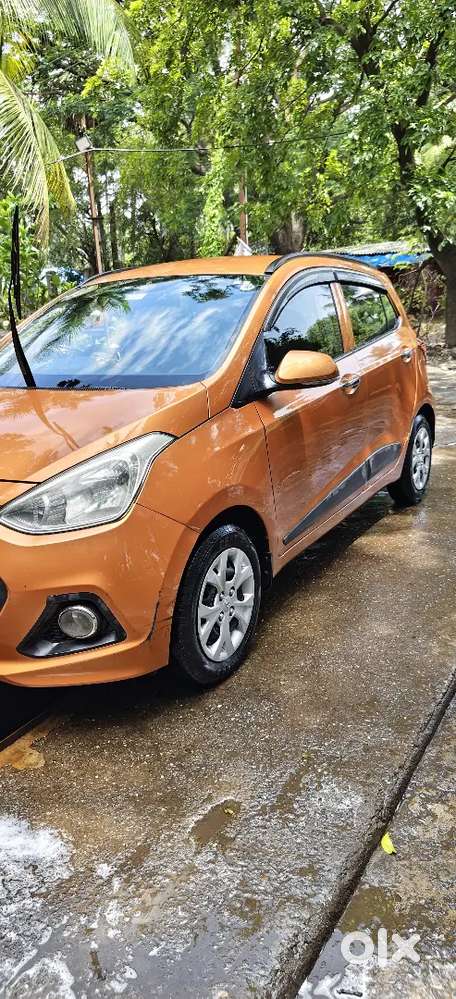 Grand I10 Sportz Top Model
