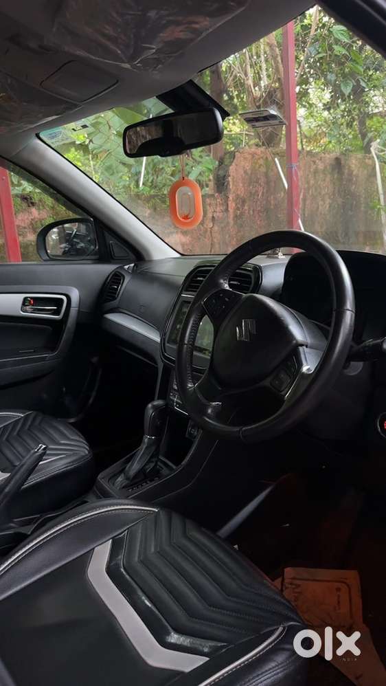 Marutisuzuki Brezza Zxi Automatic Smart Hybrid Red Dual Tone Choice No
