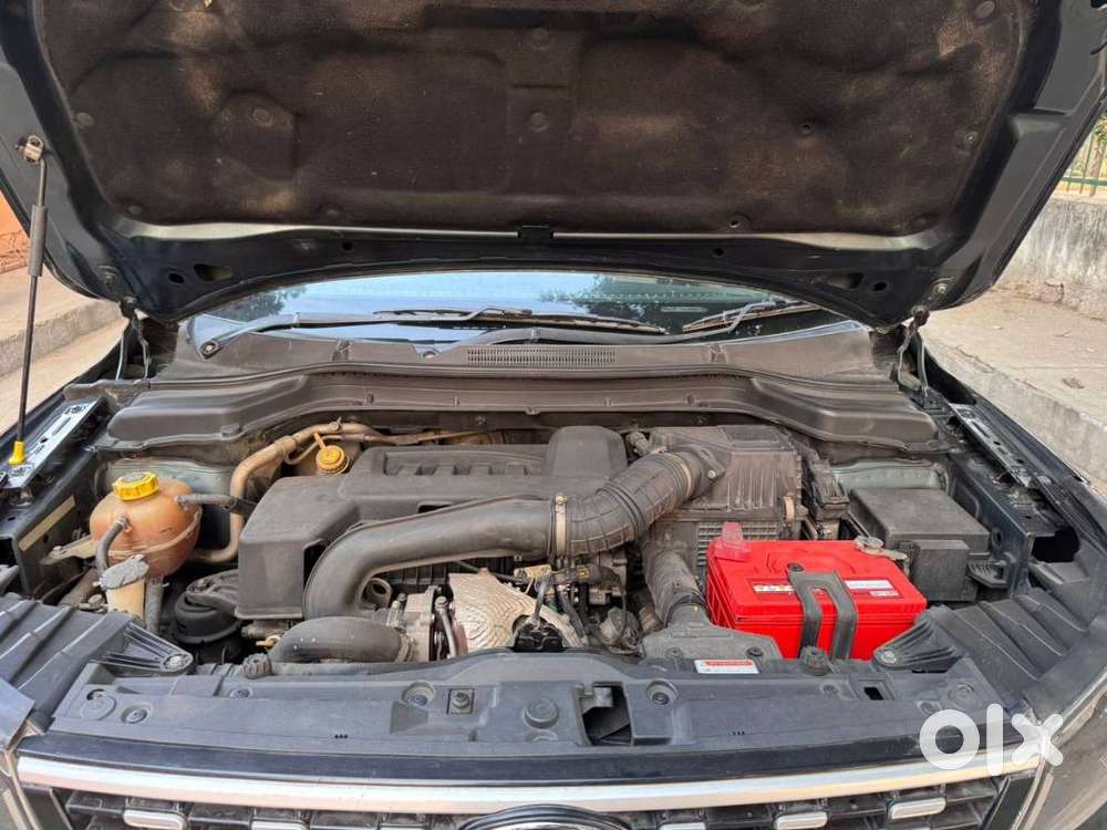 Mahindra Xuv300 W6 Amt Diesel, 2022, Diesel