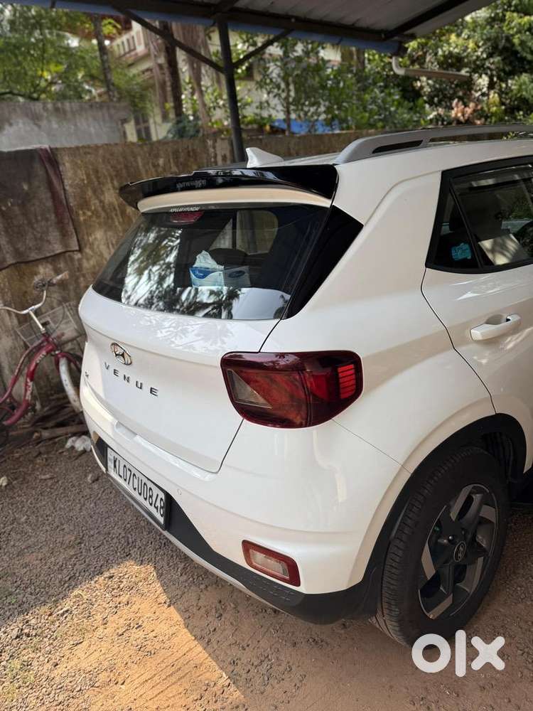Hyundai Venue 2020 Diesel 80000 Km Driven
