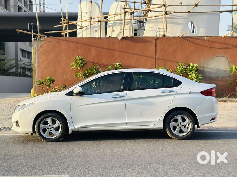 Honda City V At Sunroof, 2015, Petrol